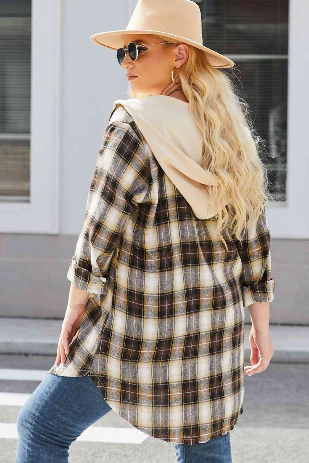 Plaid Curved Hem Button Front Shirt