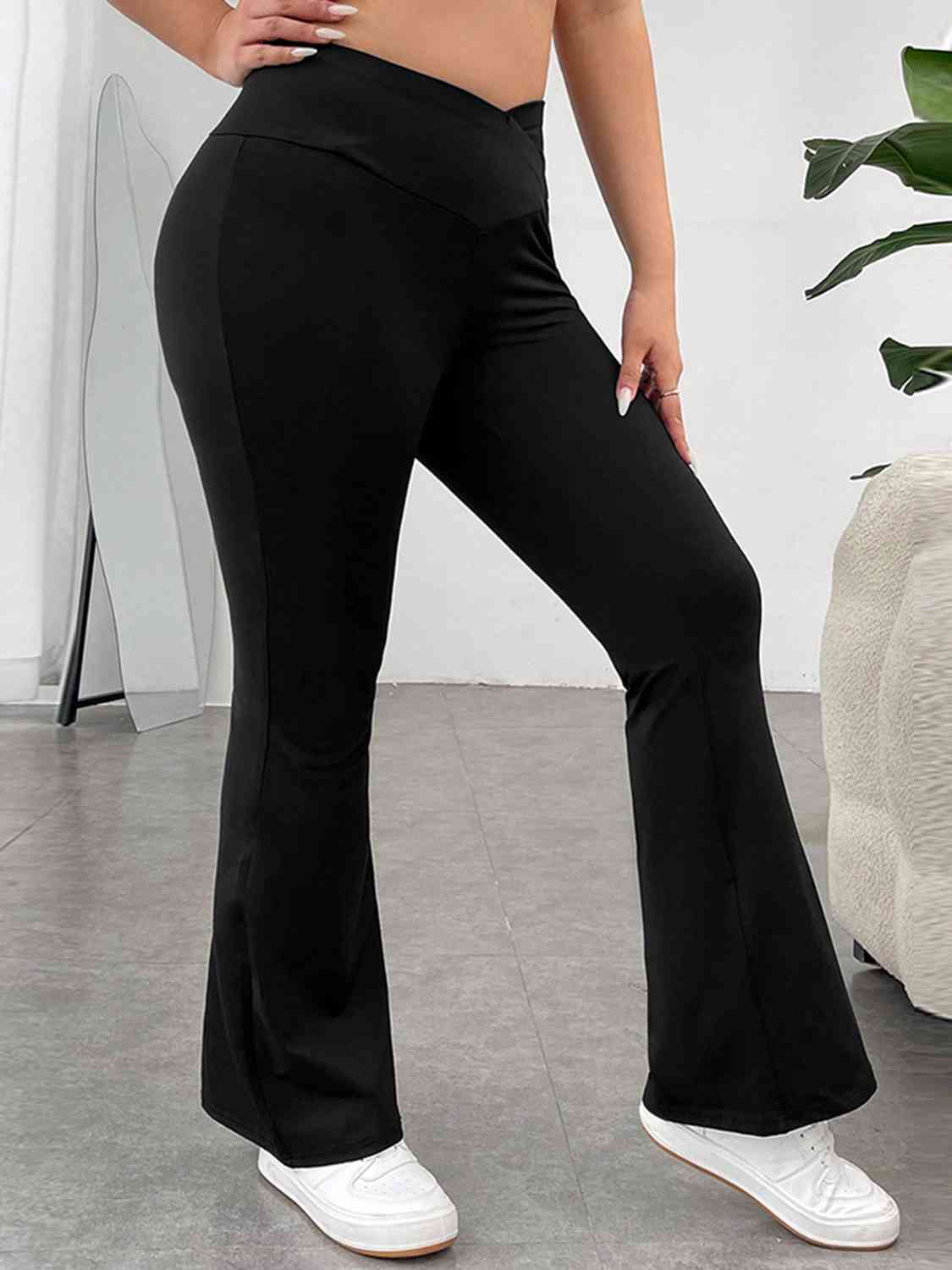 V-Waist Bootcut Long Pant